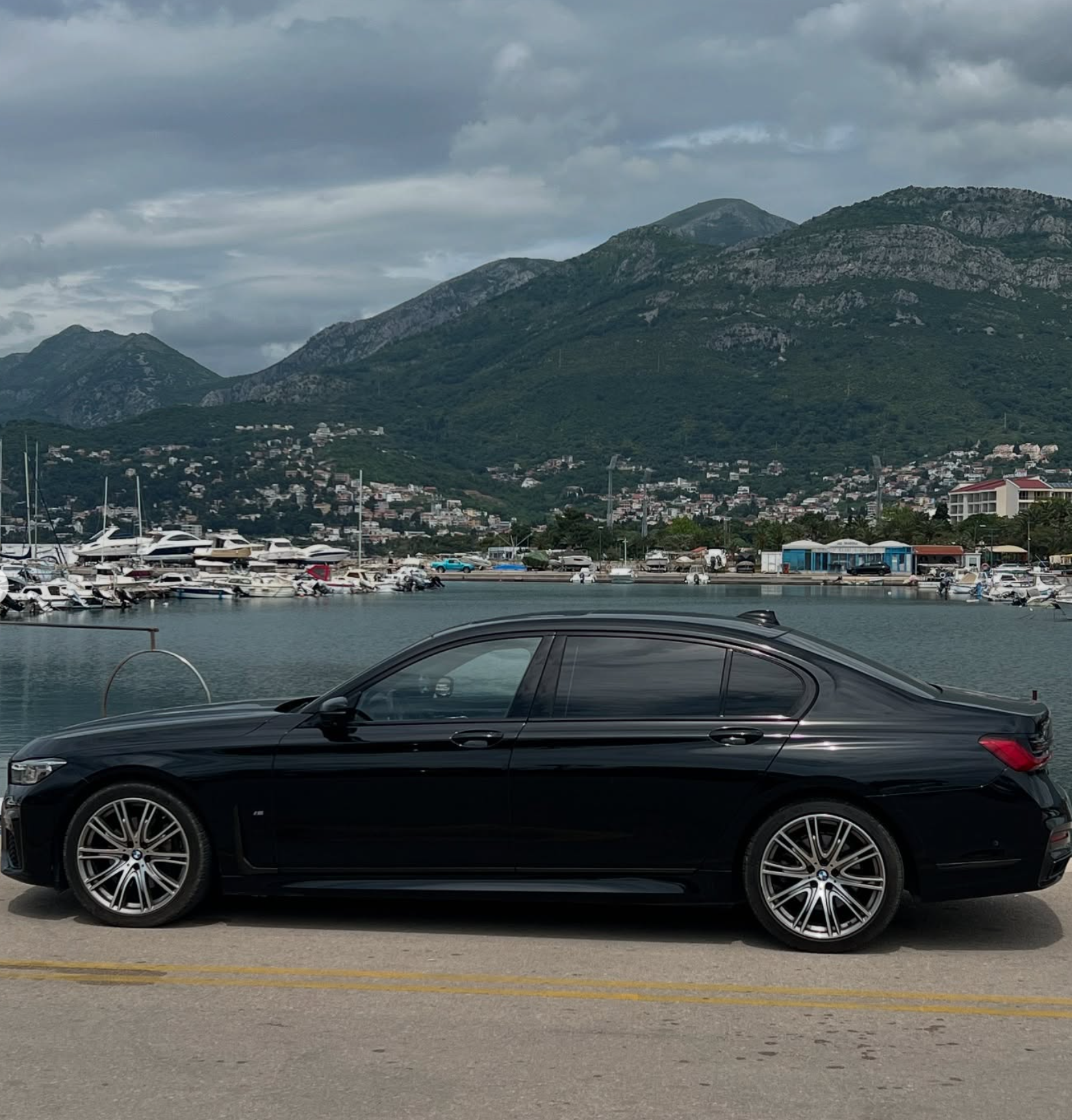 BMW 7 Series at Bar Marina